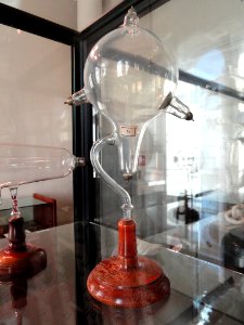 Crookes tube - Cabinet of Physics (Arppeanum) - - DSC05153
