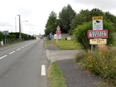 Criquetot-l'Esneval (Seine-Mar.) entrée