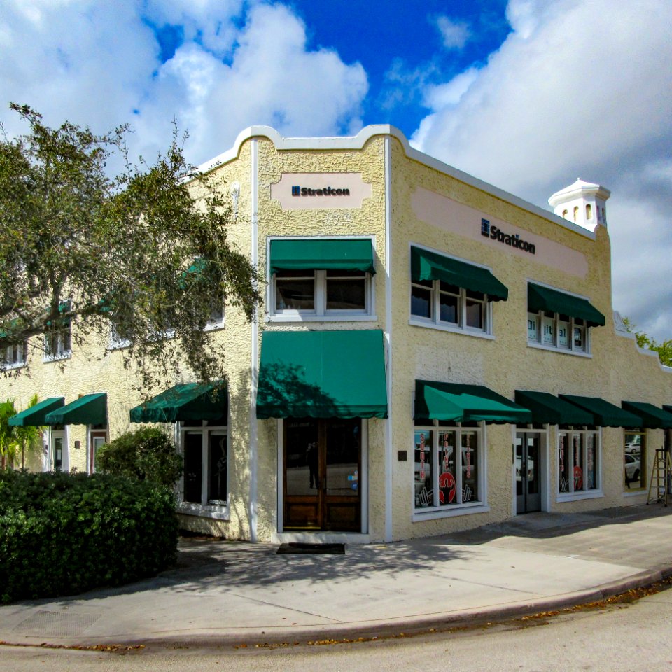 Croissant Park Administration Building--entry