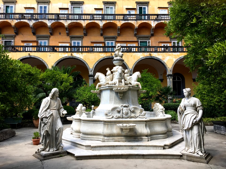 Cristo e la Sammaritana al pozzo - Chiostro di San Gregorio Armeno (Napoli)-5781