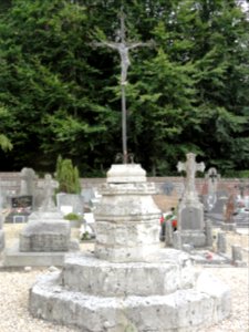 Criquetot-sur-Ouville (Seine-Mar.) croix du cimetière