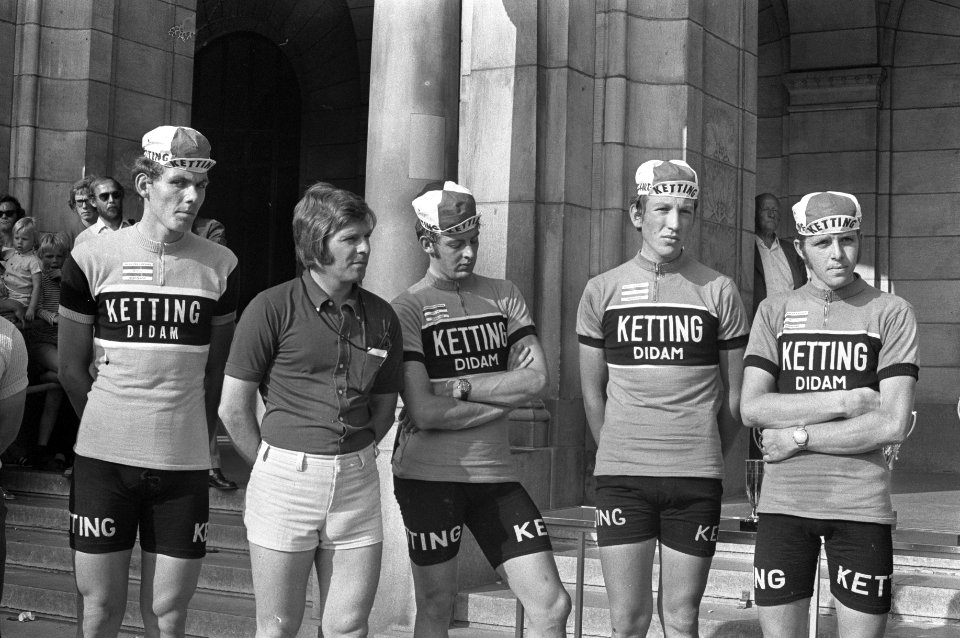 Criterium om Nederlands merkenkampioenschap Wielrennen amateurs te Rotterdam, pl, Bestanddeelnr 925-7404