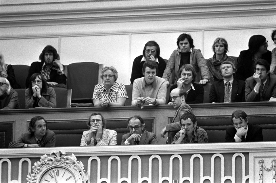 CRM subsidie voor HP in Tweede Kamer HP-redactie op publieke tribune, Bestanddeelnr 927-1951