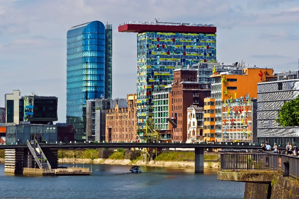 Building port modern