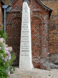 Criquetot-sur-Ouville (Seine-Mar.) monument aux morts 1870-1871