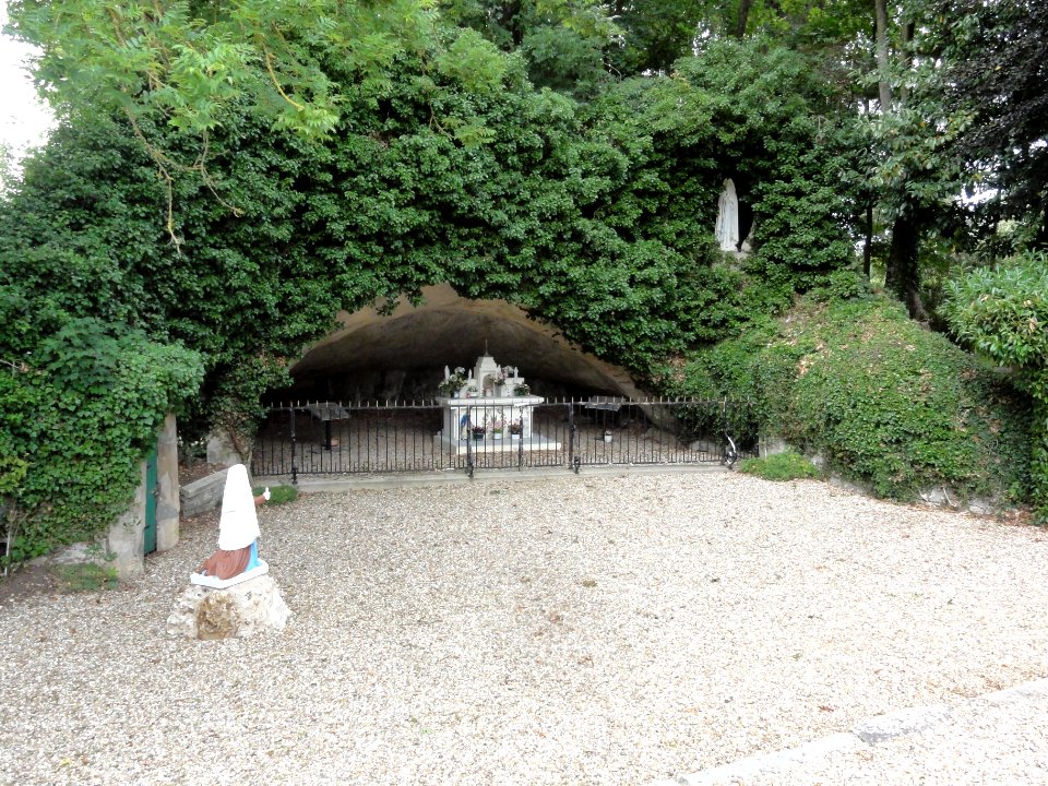 Criquetot-sur-Ouville (Seine-Mar.) grotte de Lourdes