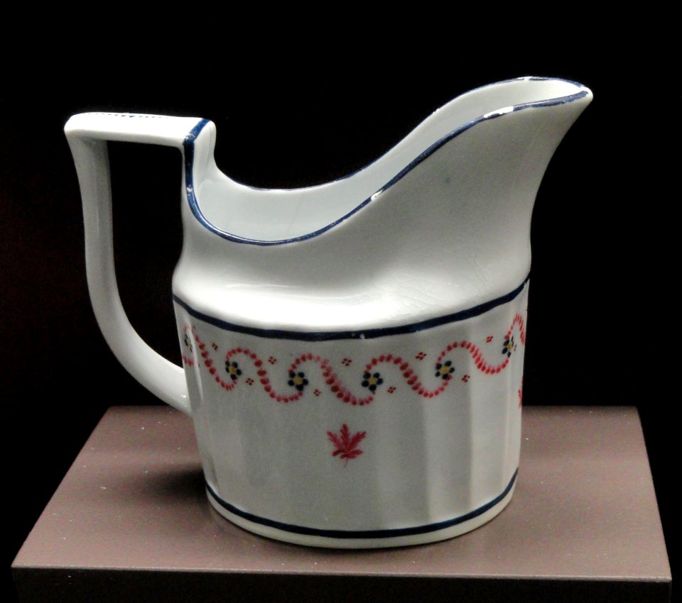 Creamer, fluted Old Oval shape, c. 1797-1799, Minton, hybrid hard-paste porcelain, overglaze enamels - Gardiner Museum, Toronto - DSC00779