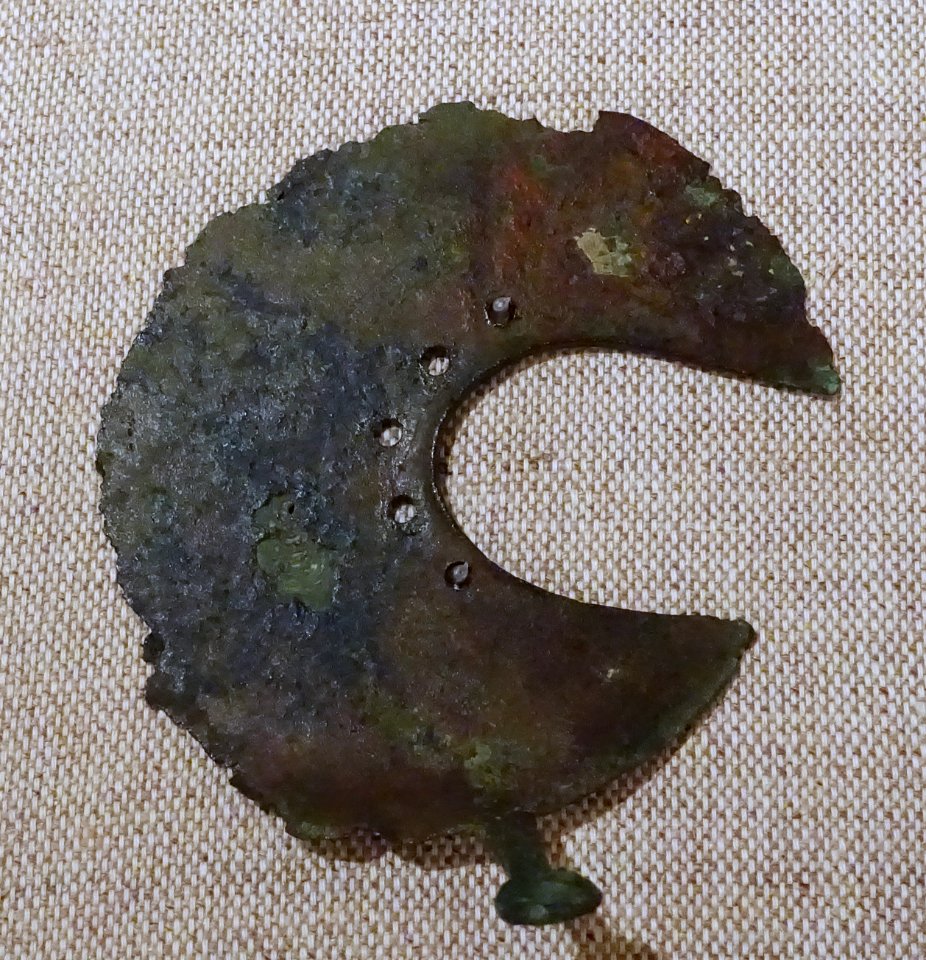 Crescent razor, Etruscan or Roman, Todi, Italy, 7th-4th century BC, bronze - Spurlock Museum, UIUC - DSC05879