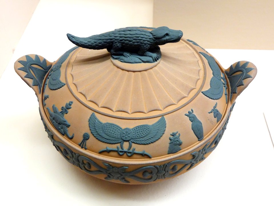 Crocodile sugar bowl - Wedgwood, c. 1810 - Brooklyn Museum - Brooklyn, NY - DSC08890