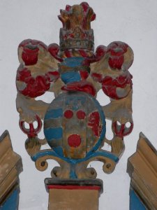 CrestCourtenayMonumentMeshaw