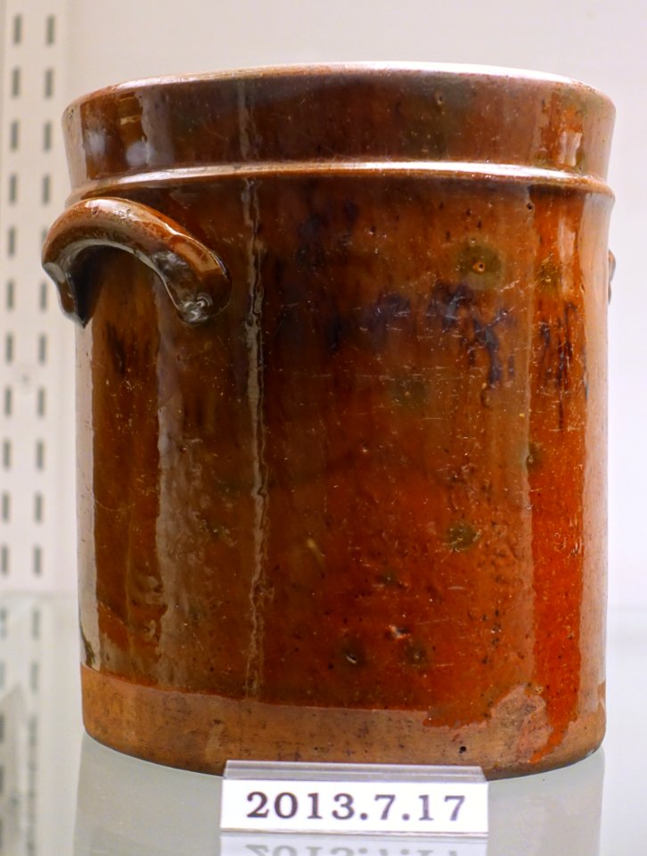 Crock, United States, Pennsylvania, 1860-1880, lead-glazed redware, manganese decoration, item HD 2013.7.17 - Flynt Center of Early New England Life - Deerfield, Massachusetts - DSC04042