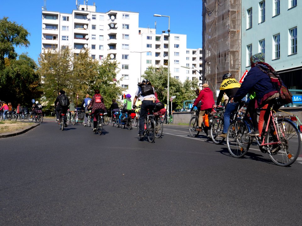 Critical Mass in support of the Hambach Forest Occupation Berlin 30-9-2018 02