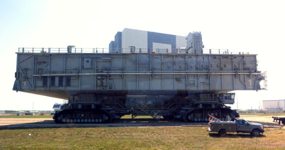 Crawler-transporter - Kennedy Space Center - Cape Canaveral, Florida - DSC02612
