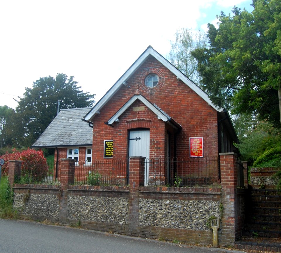 Crawley Gospel Hall, Peach Hill Lane, Crawley, Hampshire (May 2021) (7)