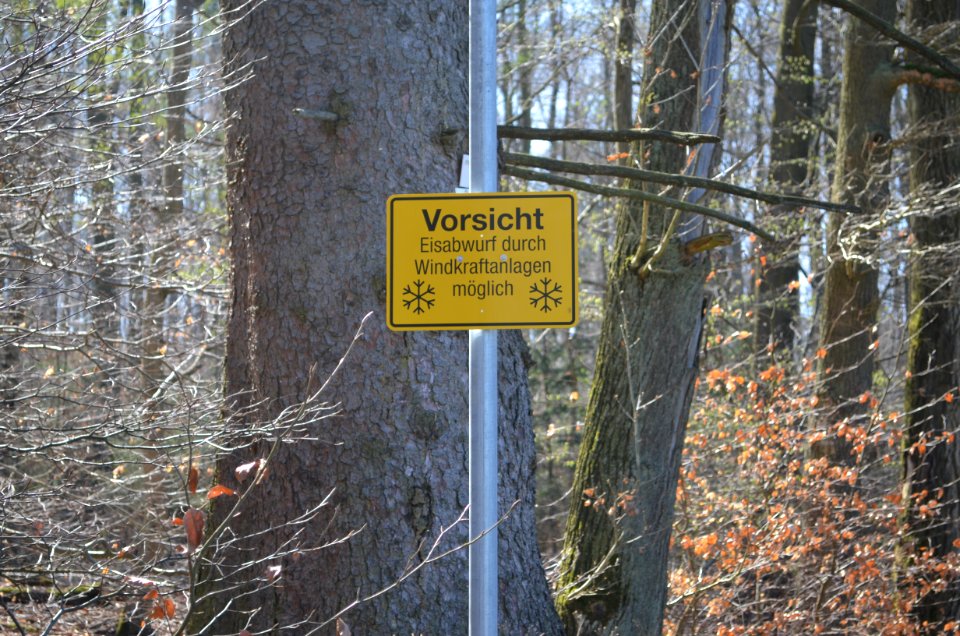 Cratzenbach, Windräder, Warnschild