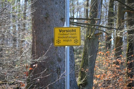 Cratzenbach, Windräder, Warnschild