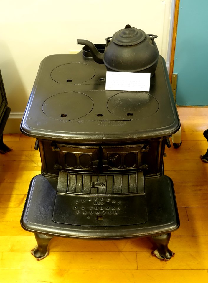 Crescent No. 7 stove, O C Thomas, Taunton, c. 1900, iron - Old Colony History Museum - Taunton, Massachusetts - DSC03833