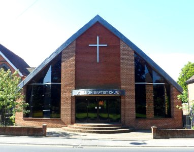 Cranleigh Baptist Church, High Street, Cranleigh (May 2014) (New Building 1)