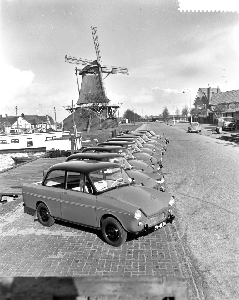 DAF-autos voor postbodes in de Noordoostpolder. De autos te Zwolle, Bestanddeelnr 912-2742