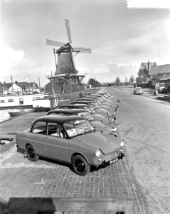 DAF-autos voor postbodes in de Noordoostpolder. De autos te Zwolle, Bestanddeelnr 912-2742