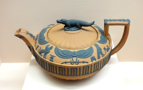 Crocodile teapot - Wedgwood, c. 1810 - Brooklyn Museum - Brooklyn, NY - DSC08888