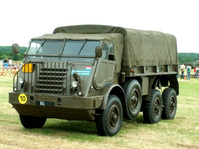 DAF YA-328