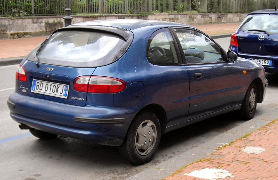 Daewoo Lanos 3-door rear