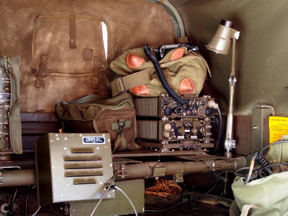 DAF YA-126 Telex (Radio car) inside pic3