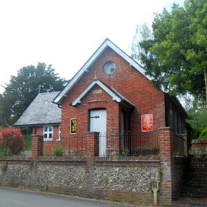 Crawley Gospel Hall, Peach Hill Lane, Crawley, Hampshire (May 2021) (8)