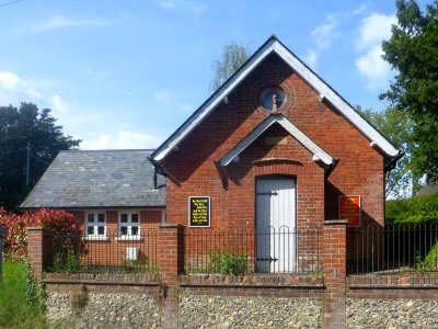 Crawley Gospel Hall, Peach Hill Lane, Crawley, Hampshire (May 2021) (5)