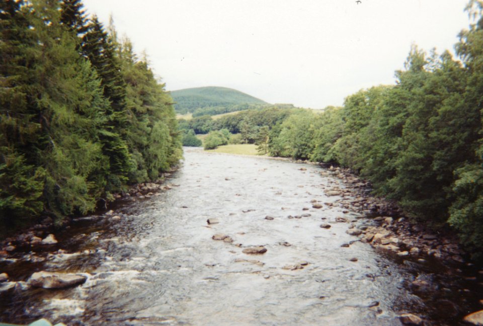 Crathie Church -2000-2-River Dee