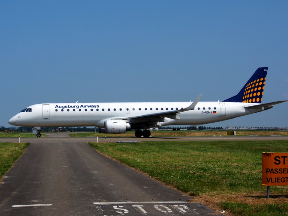 D-AEMA Augsburg Airways Embraer ERJ-195LR ERJ-190-200 LR pic1