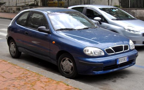 Daewoo Lanos 3-door front