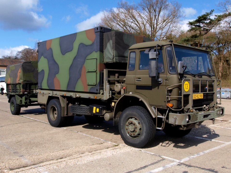 DAF with trailer licence no. 32-KL-98 pic1