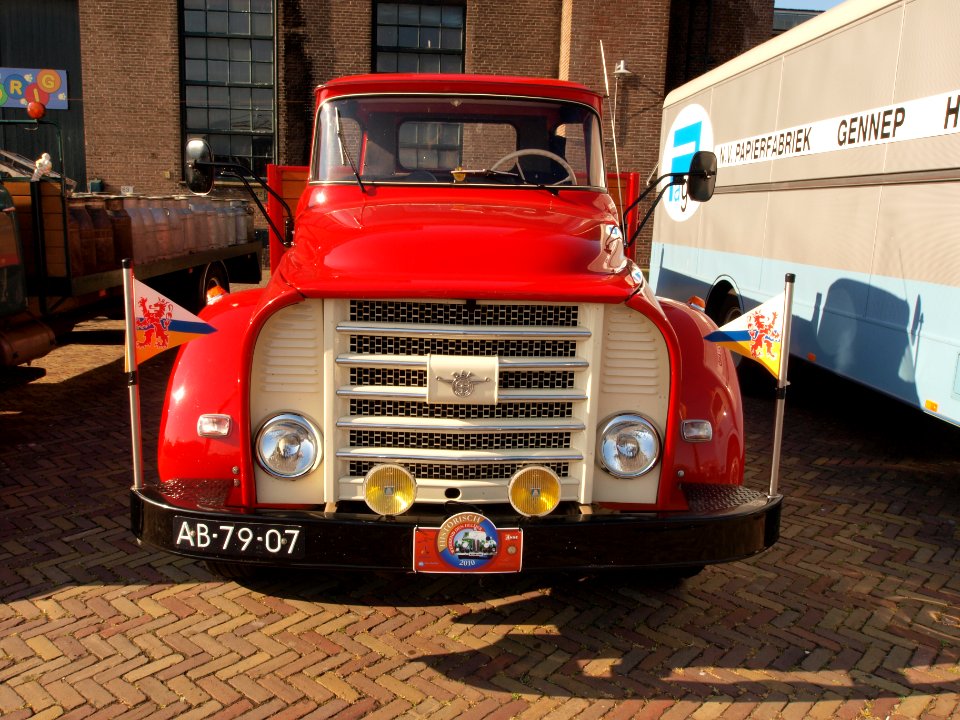 DAF A16DD (1967), Dutch licence registration AE-78-55 picBuick Riviera (1971), Dutch licence registration AB-79-07 pic1