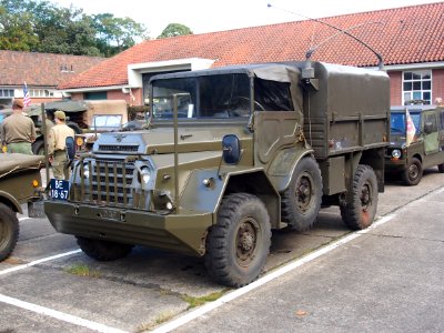 DAF YA-126 Radio car pic1