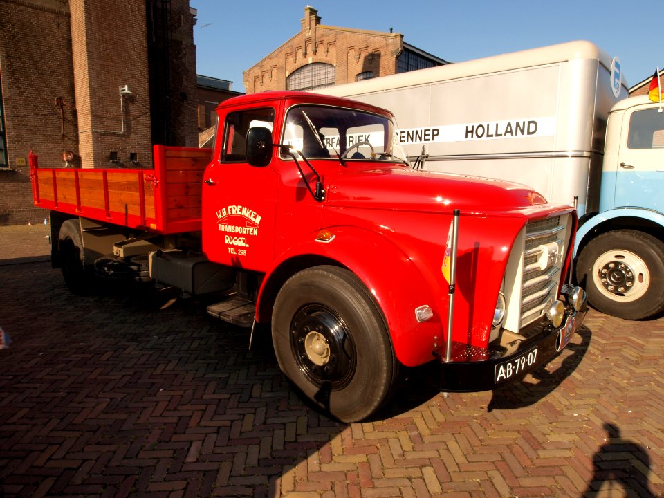 DAF A16DD (1967), Dutch licence registration AE-78-55 picBuick Riviera (1971), Dutch licence registration AB-79-07 pic4