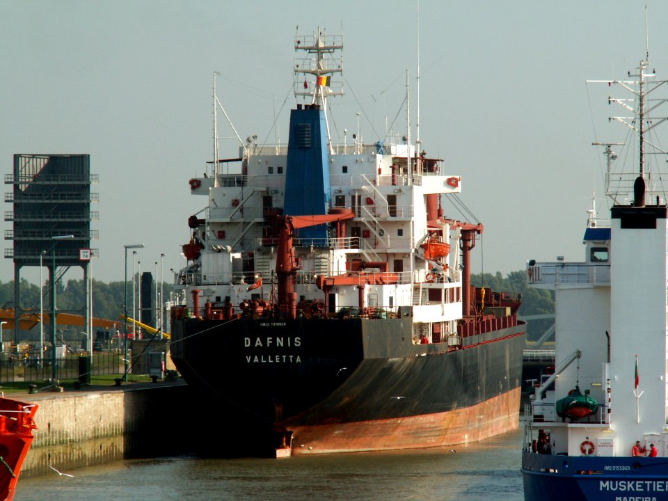 Dafnis IMO 7819929 at lock in Antwerp