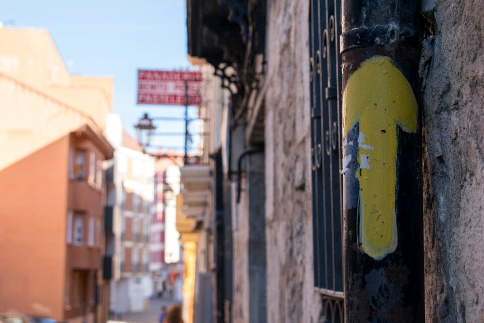 Santiago path street arrow