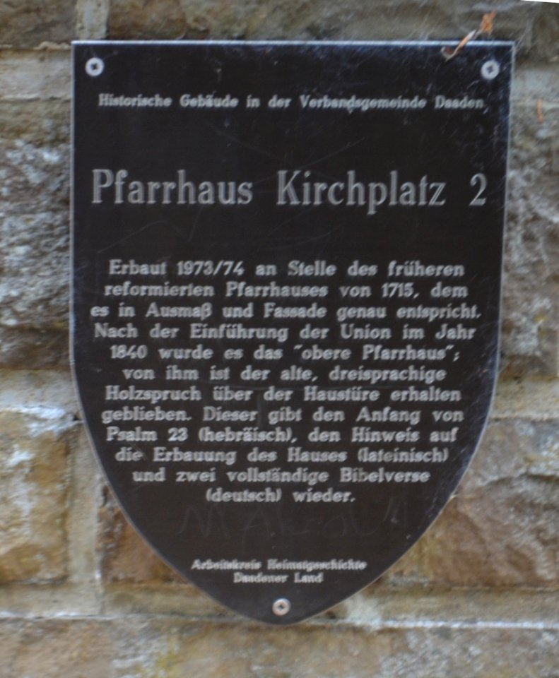 Daaden, Kirchplatz 2, Tafel