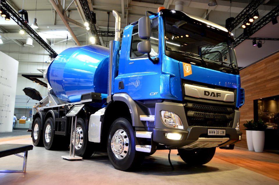 DAF CF 450 FAD cement mixer