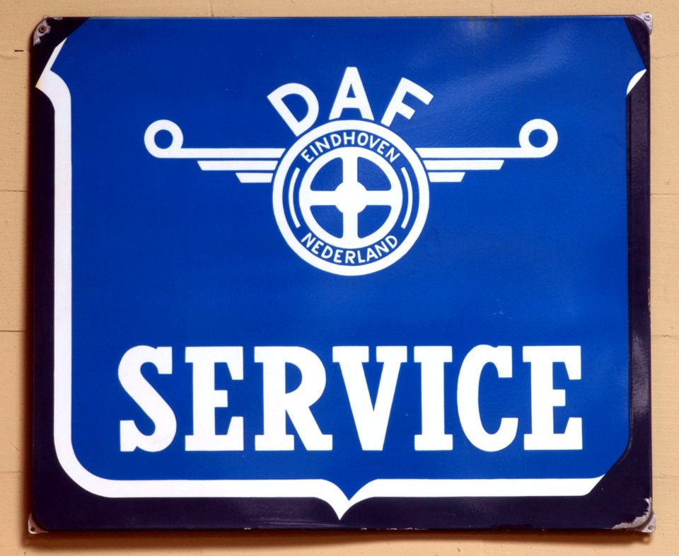DAF service, Enamel advert sign at the den hartog ford museum pic-031