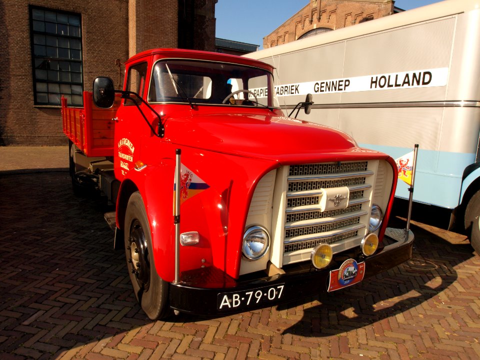 DAF A16DD (1967), Dutch licence registration AE-78-55 picBuick Riviera (1971), Dutch licence registration AB-79-07 pic2
