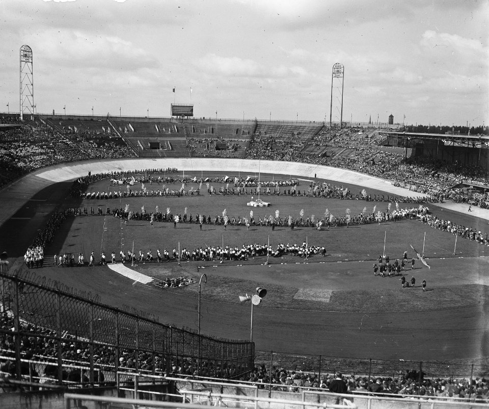Dag van de Jeugd in Olympisch Stadion, Bestanddeelnr 902-8377