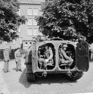 Dag der Infanterie in de Isabellakazerne te Den Bosch , AMX-gepantserde personen, Bestanddeelnr 914-3102