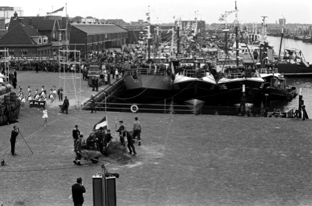 Dag van de Nederlandse Zeevisserij te IJmuiden gevierd Overzichten, Bestanddeelnr 915-1742