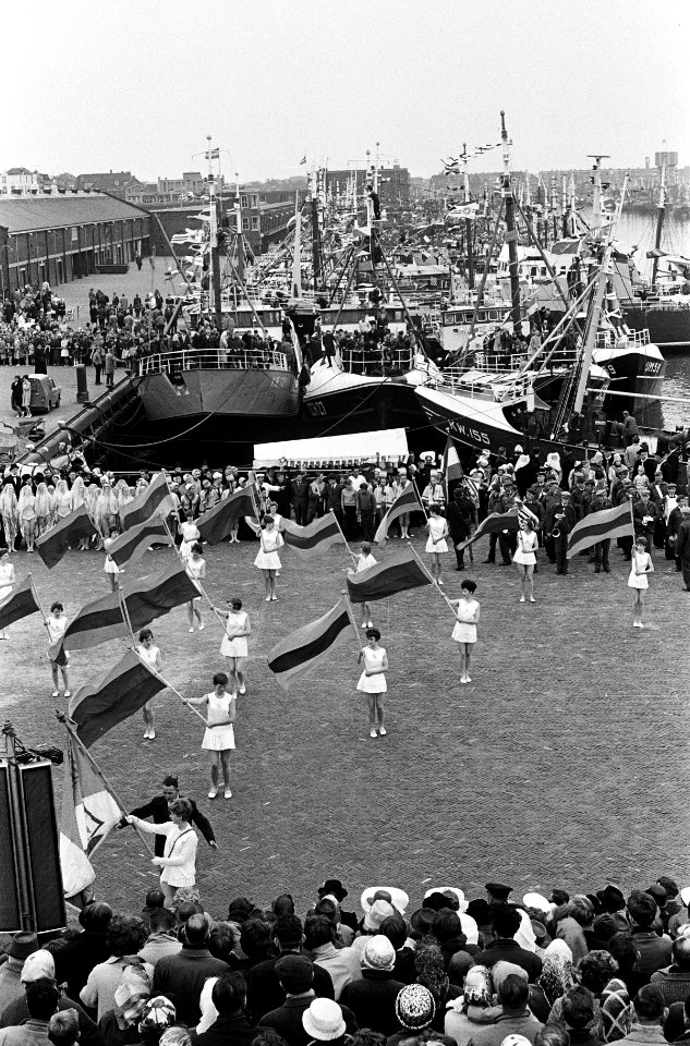 Dag van de Nederlandse Zeevisserij te IJmuiden gevierd Overzichten, Bestanddeelnr 915-1741