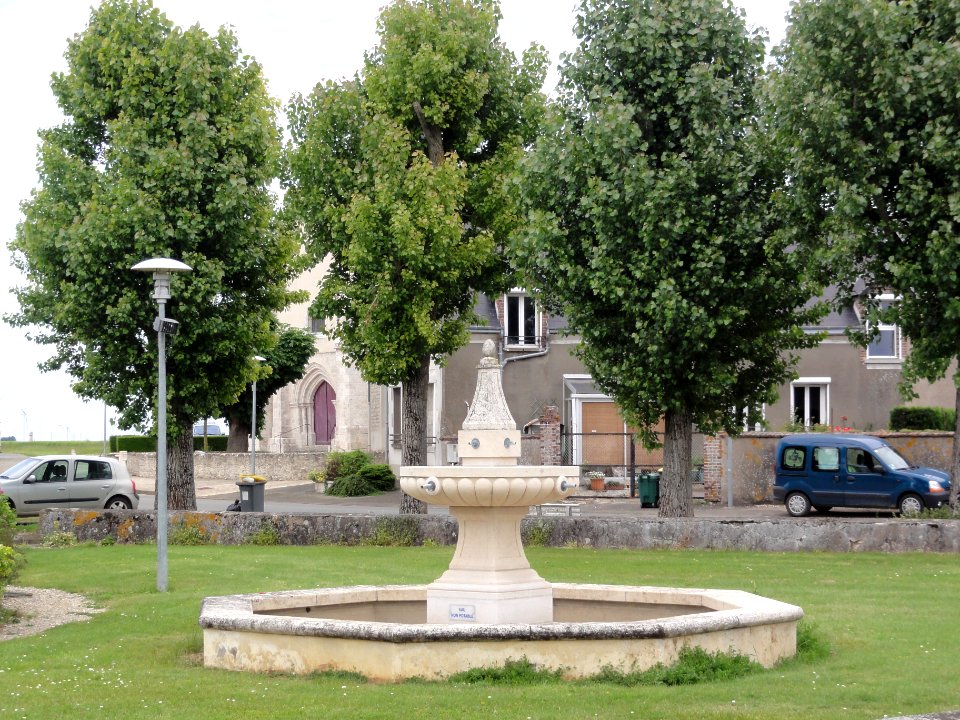 Dambron (Eure-et-Loir) Fontaine