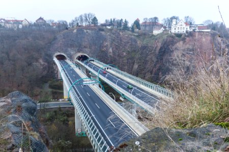 Dölzschener Tunnel einfahrt an der Weißeritztalbrücke (3)