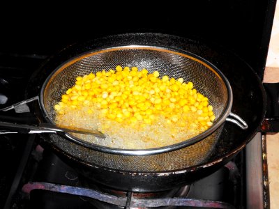 Dal Chana Nimko during Frying